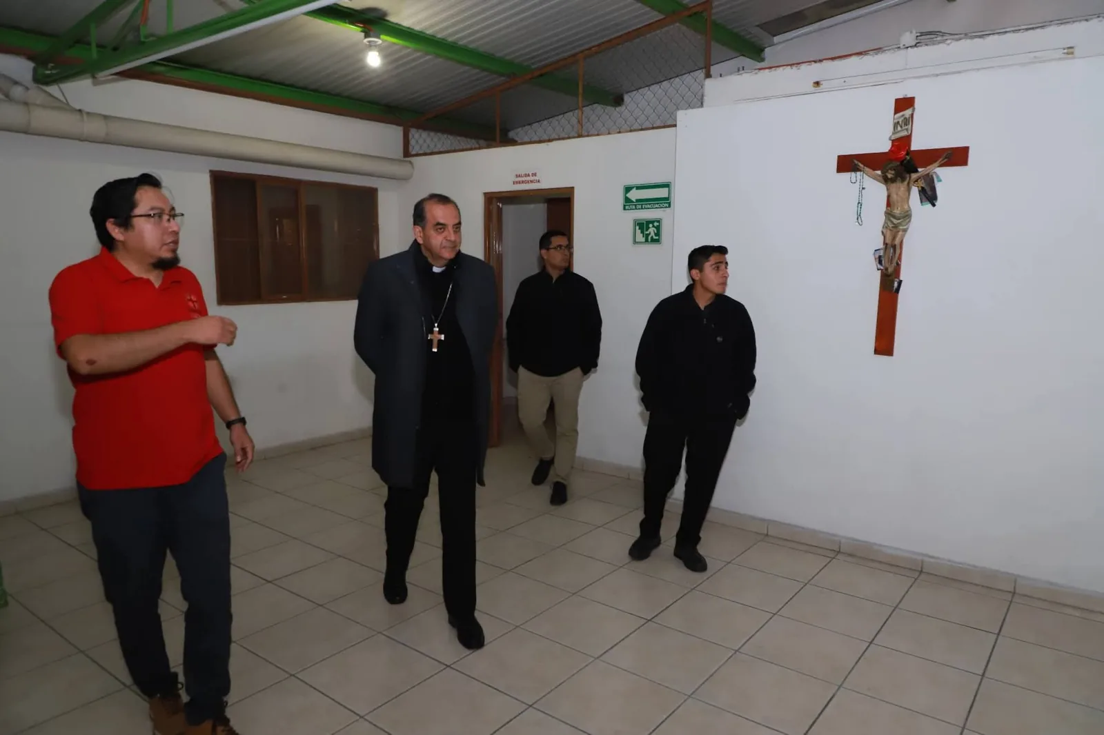 Momento de comunidad en el albergue