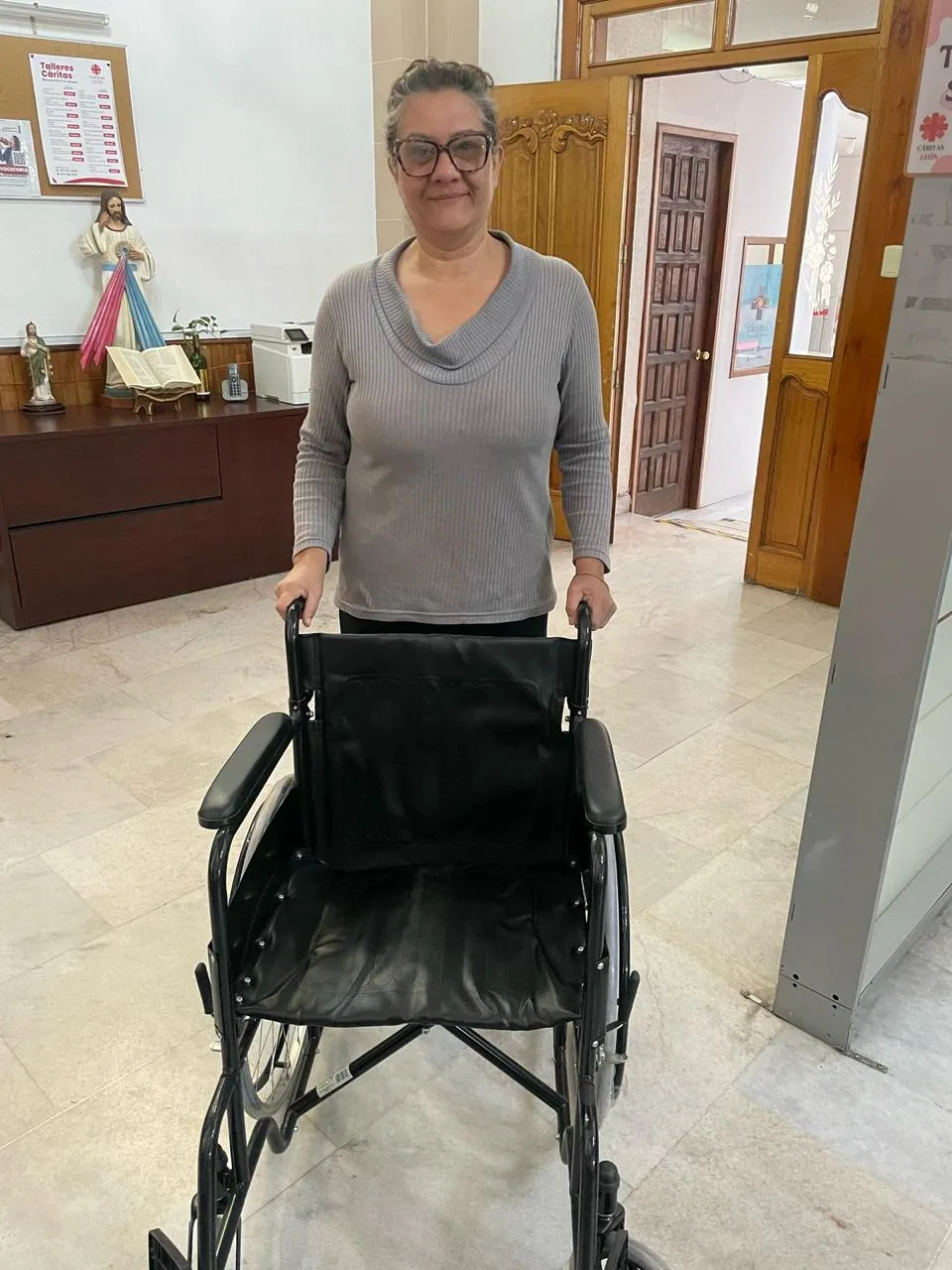 Silla de ruedas para un beneficiario